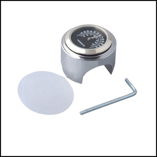 Analoge Lenkeruhr und Thermometer in Chrom