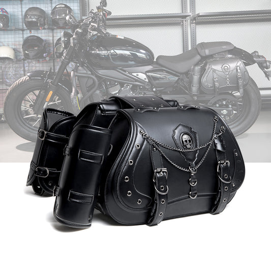 Motorradtaschen im rockigen Stil