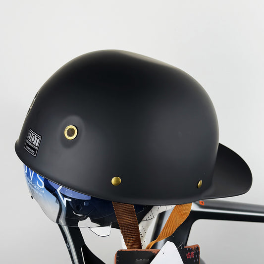 Motorradhelm im Basecap Style mit blau getöntem Visier