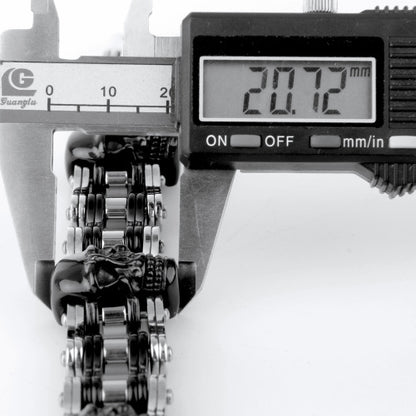 Edelstahlarmband mit Totenkopf