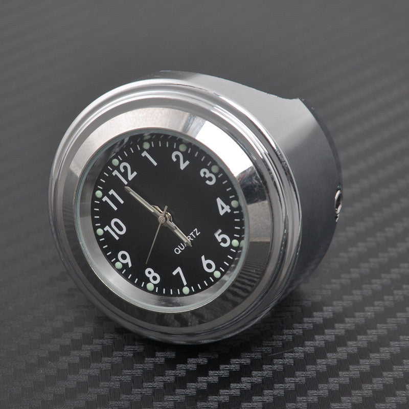 Analoge Lenkeruhr und Thermometer in Chrom