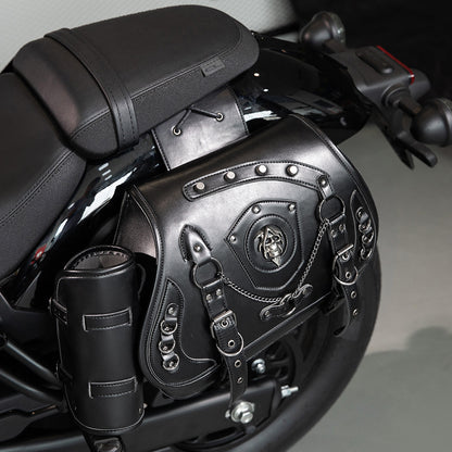 Motorradtaschen im rockigen Stil